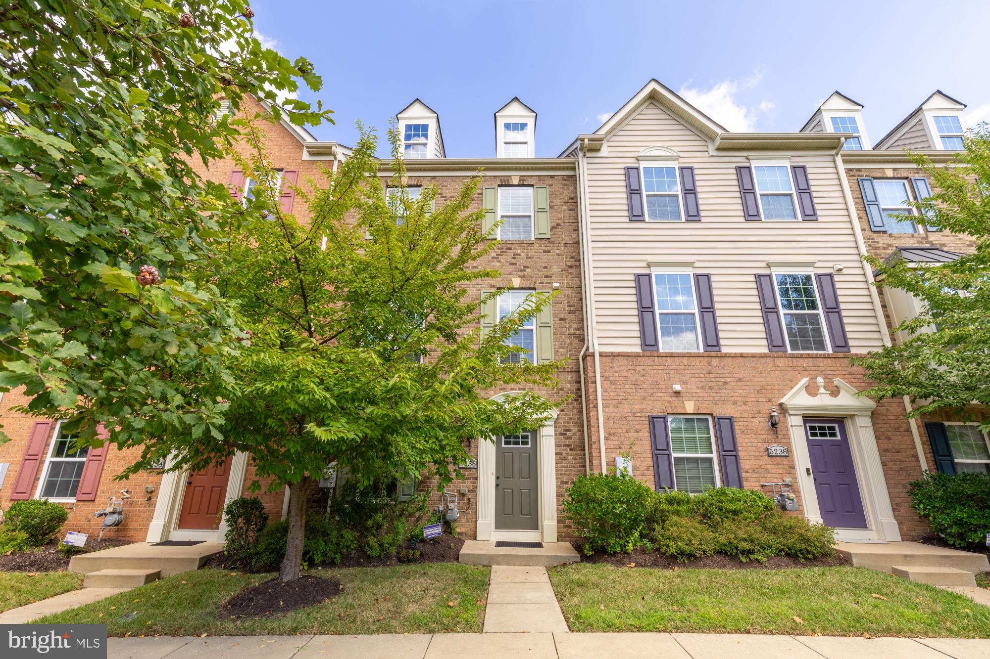 5236 STREAM BANK LANE