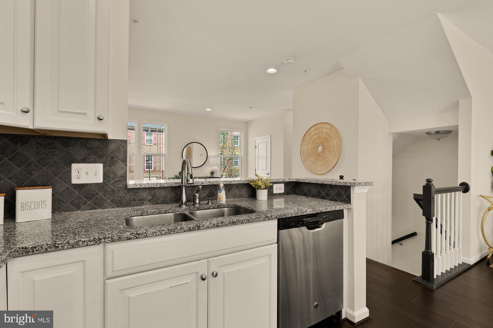 5307 SMITHS COVE LANE