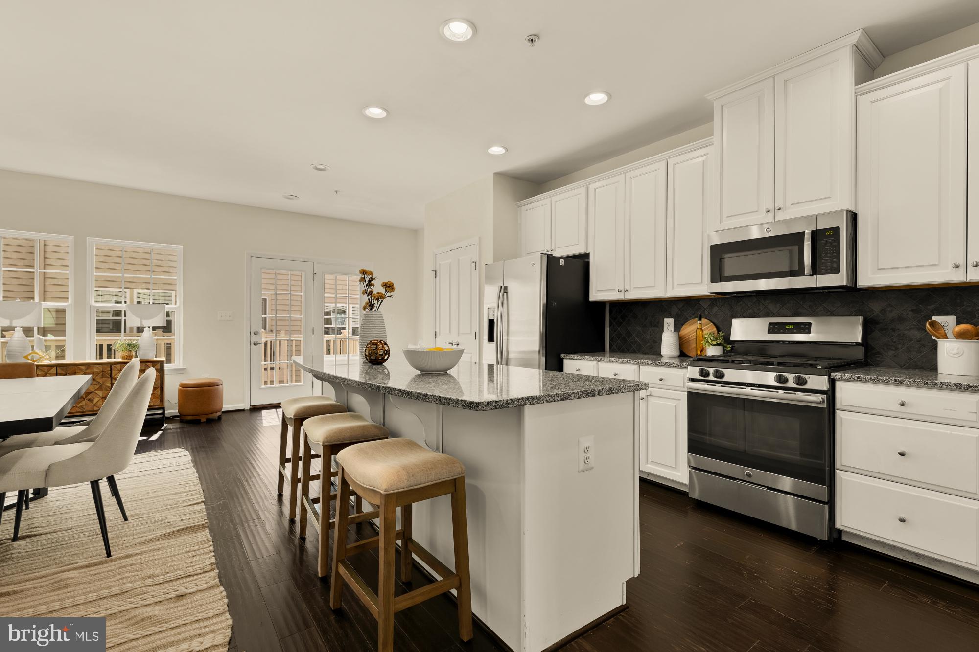 5307 SMITHS COVE LANE