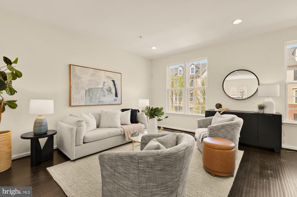 5307 SMITHS COVE LANE