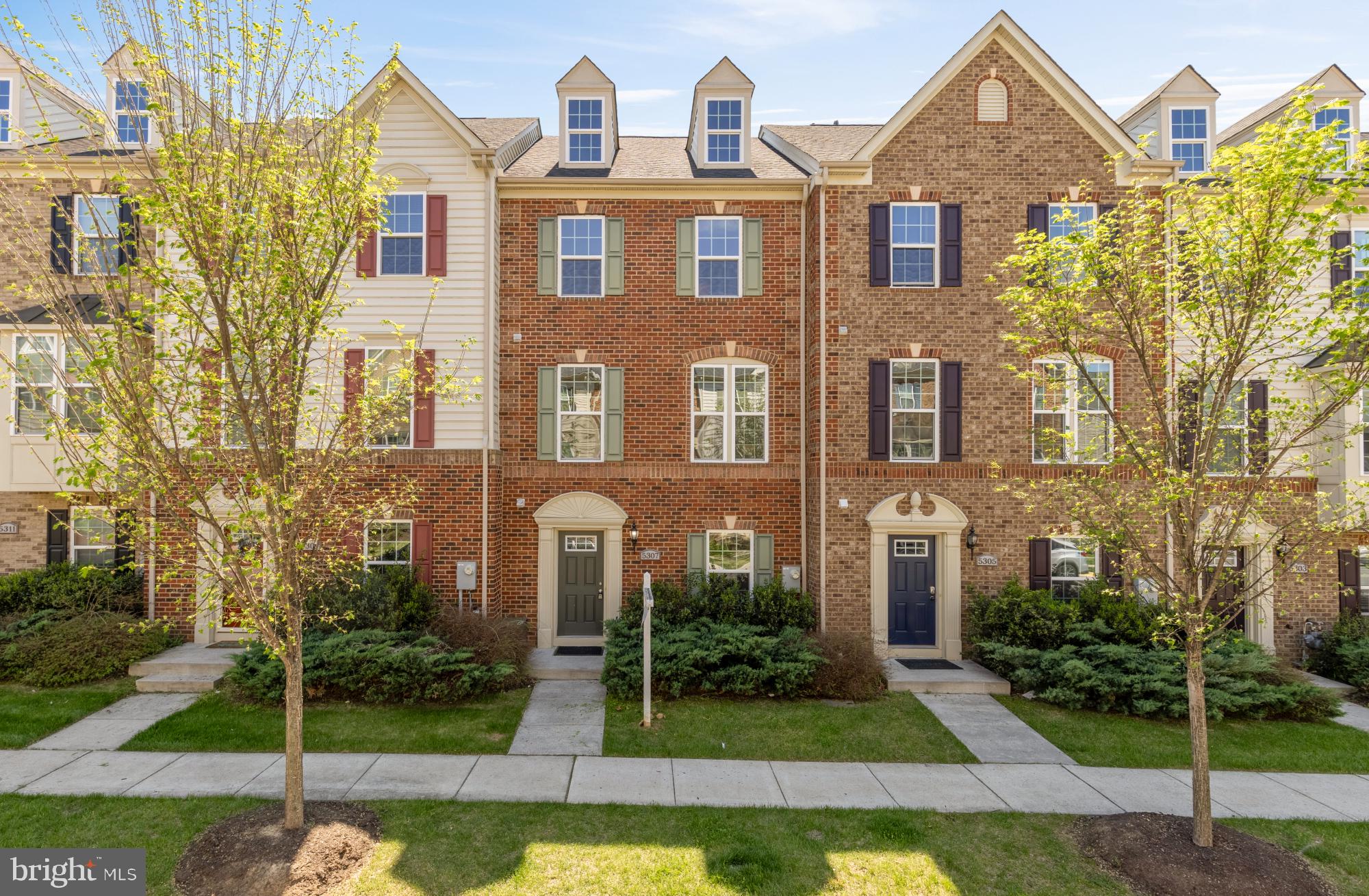 5307 SMITHS COVE LANE