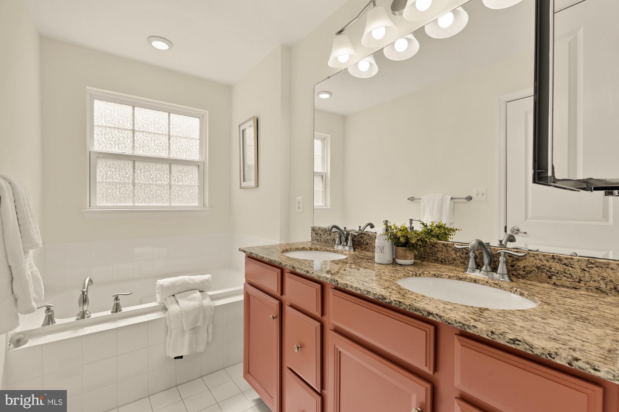 5307 SMITHS COVE LANE