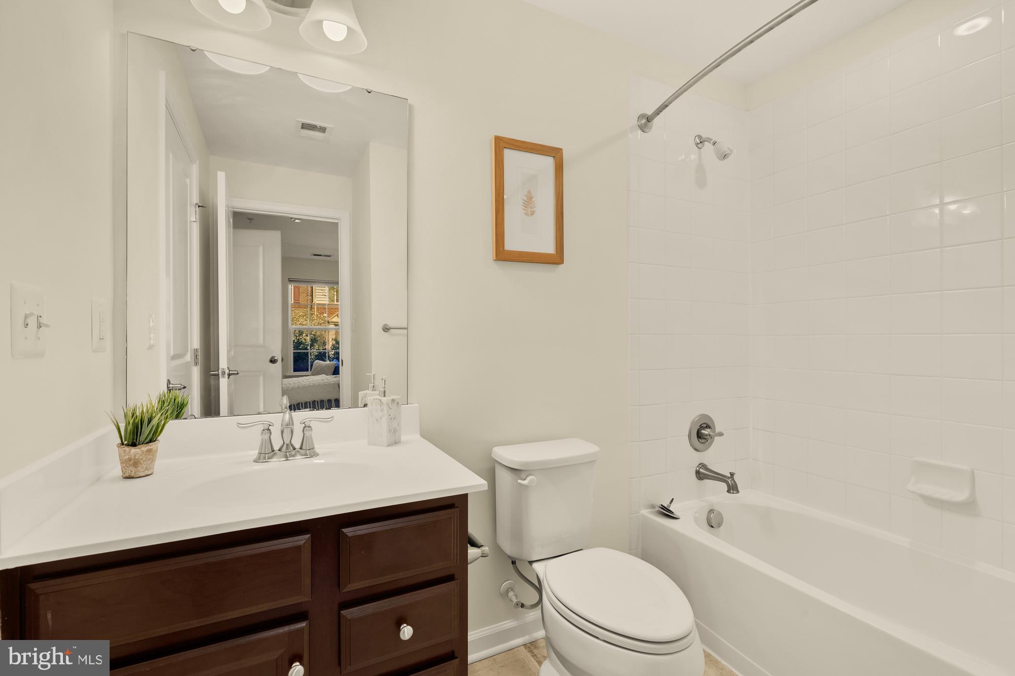 5307 SMITHS COVE LANE