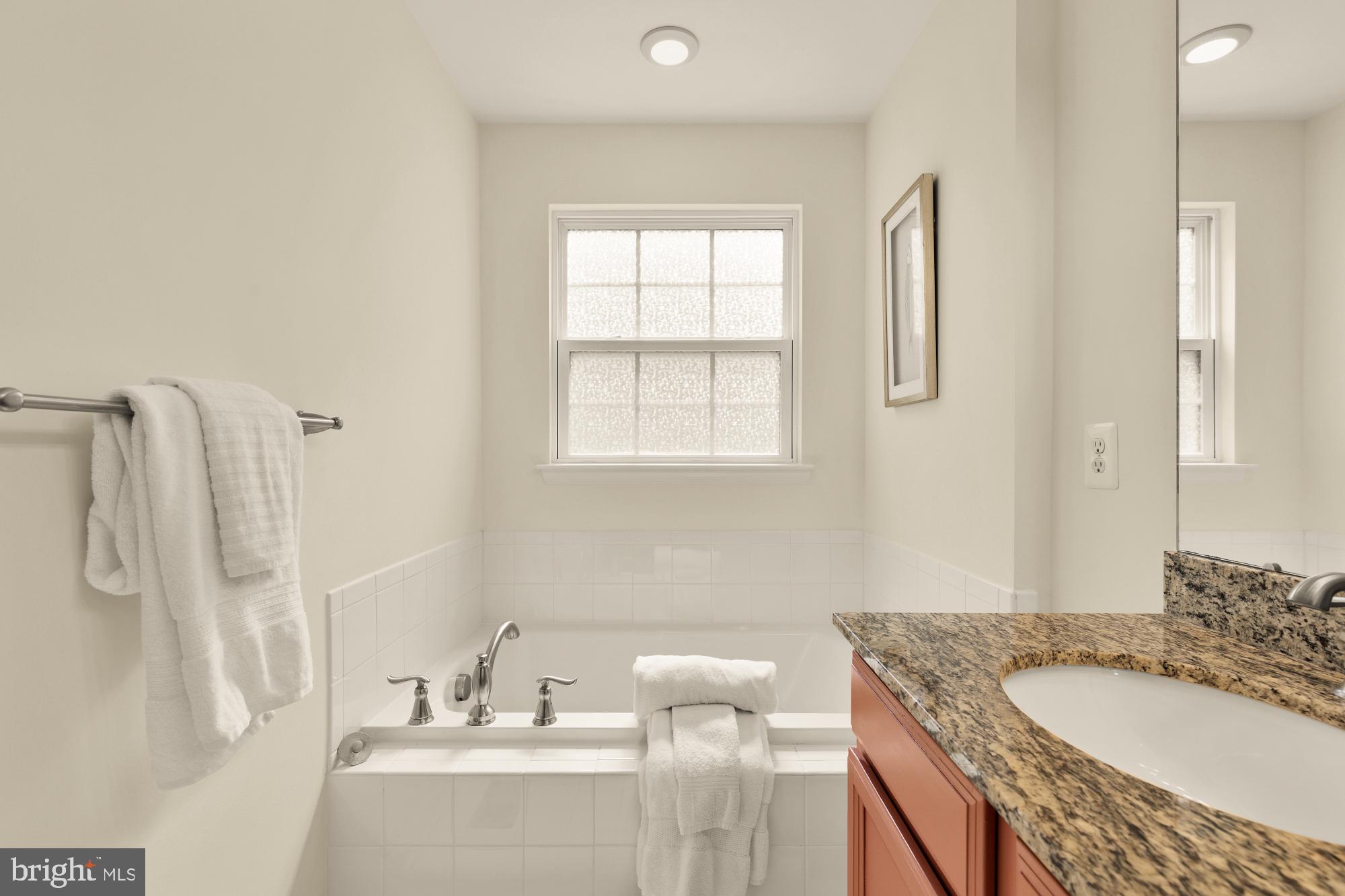 5307 SMITHS COVE LANE