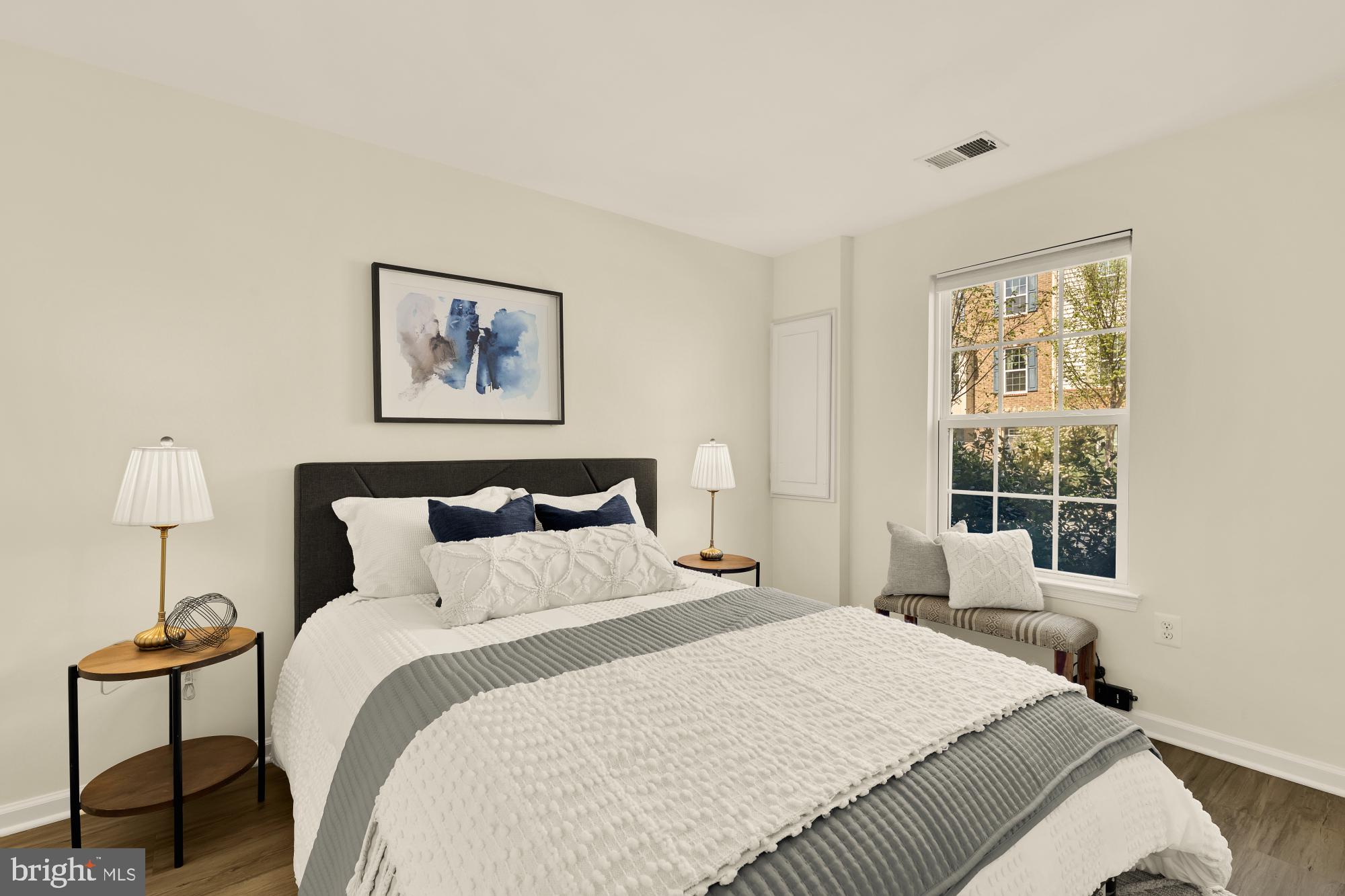 5307 SMITHS COVE LANE