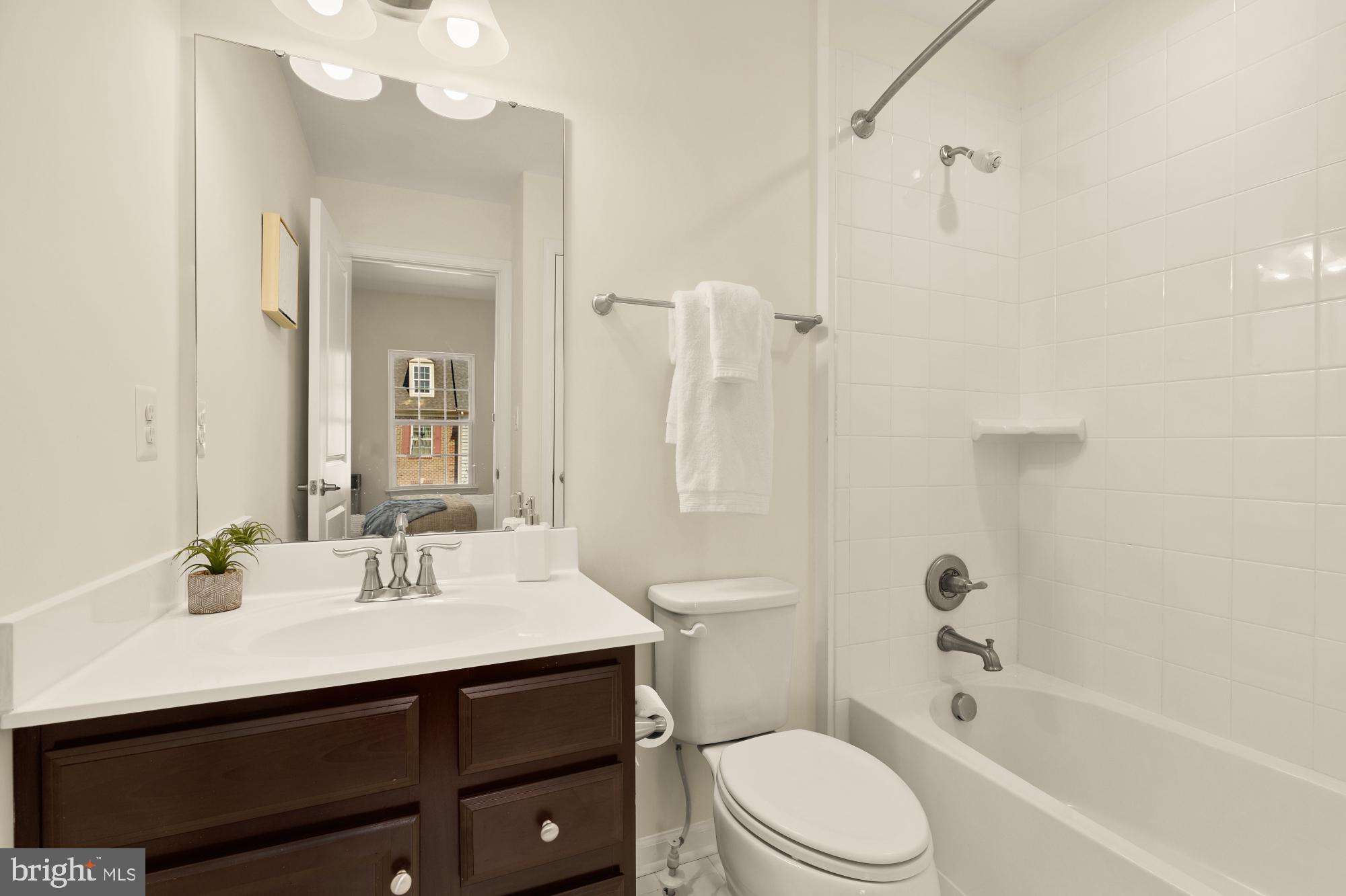 5307 SMITHS COVE LANE