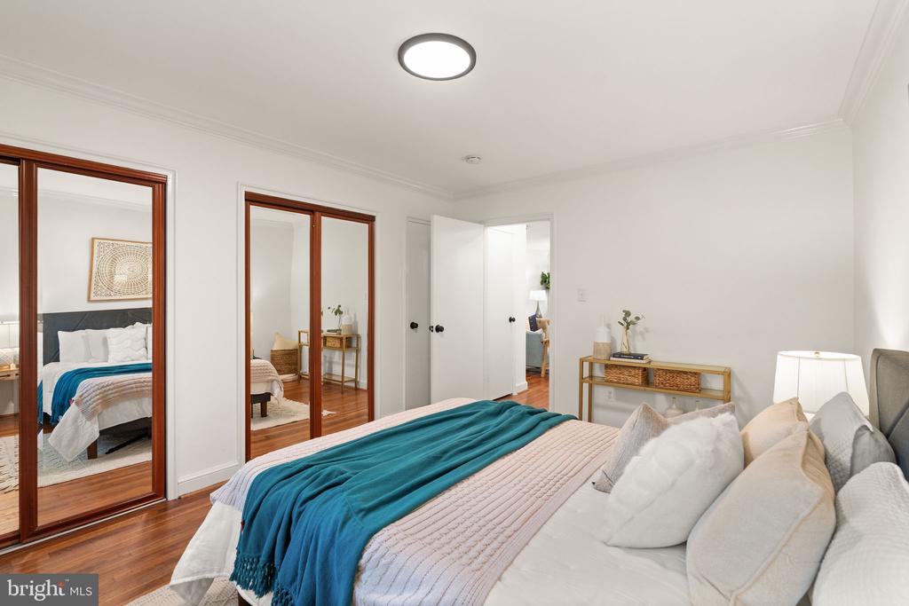 1577 N COLONIAL TERRACE Unit: 305-Y