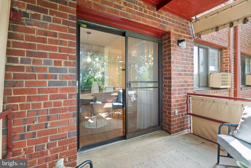 1577 N COLONIAL TERRACE Unit: 305-Y