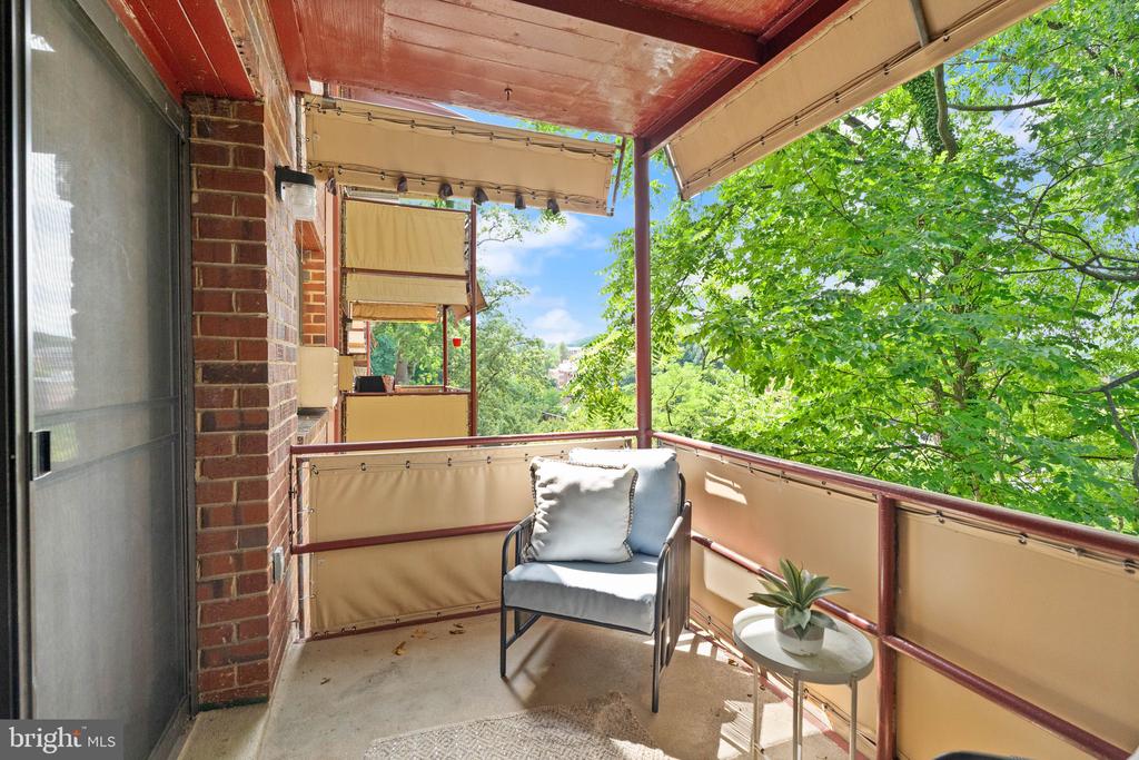 1577 N COLONIAL TERRACE Unit: 305-Y