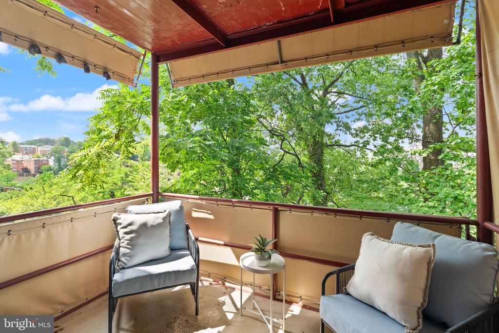 1577 N COLONIAL TERRACE Unit: 305-Y
