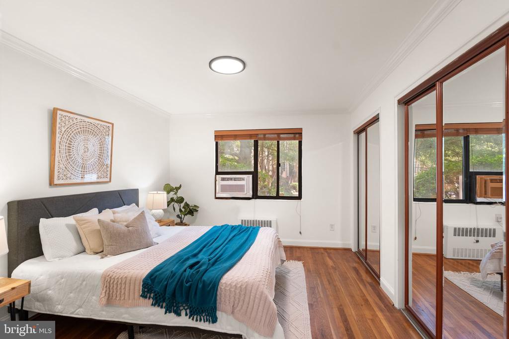 1577 N COLONIAL TERRACE Unit: 305-Y