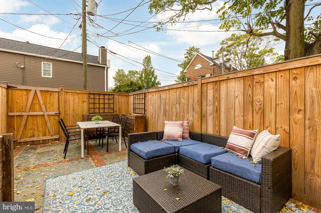904 PENDLETON STREET