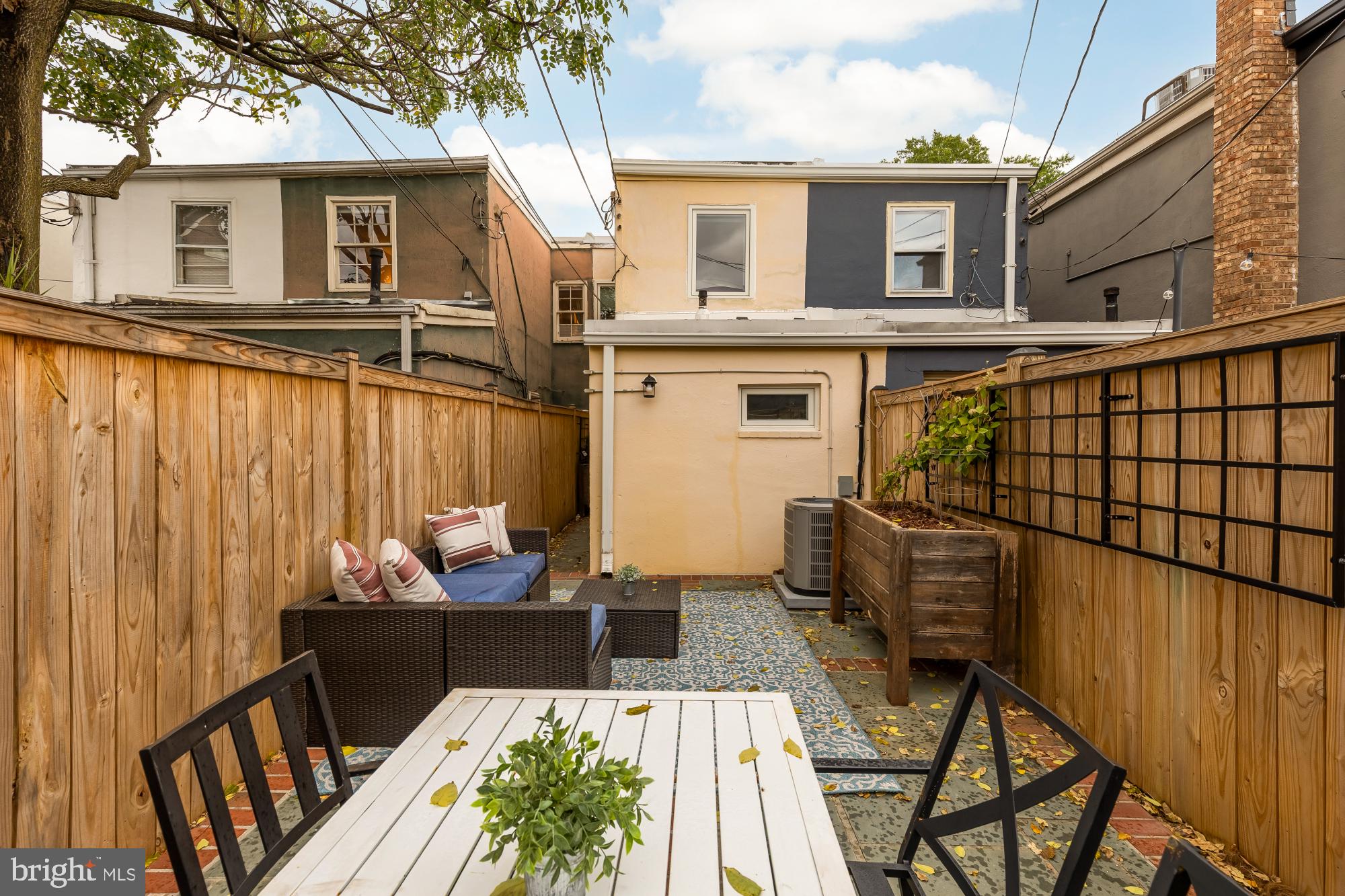 904 PENDLETON STREET