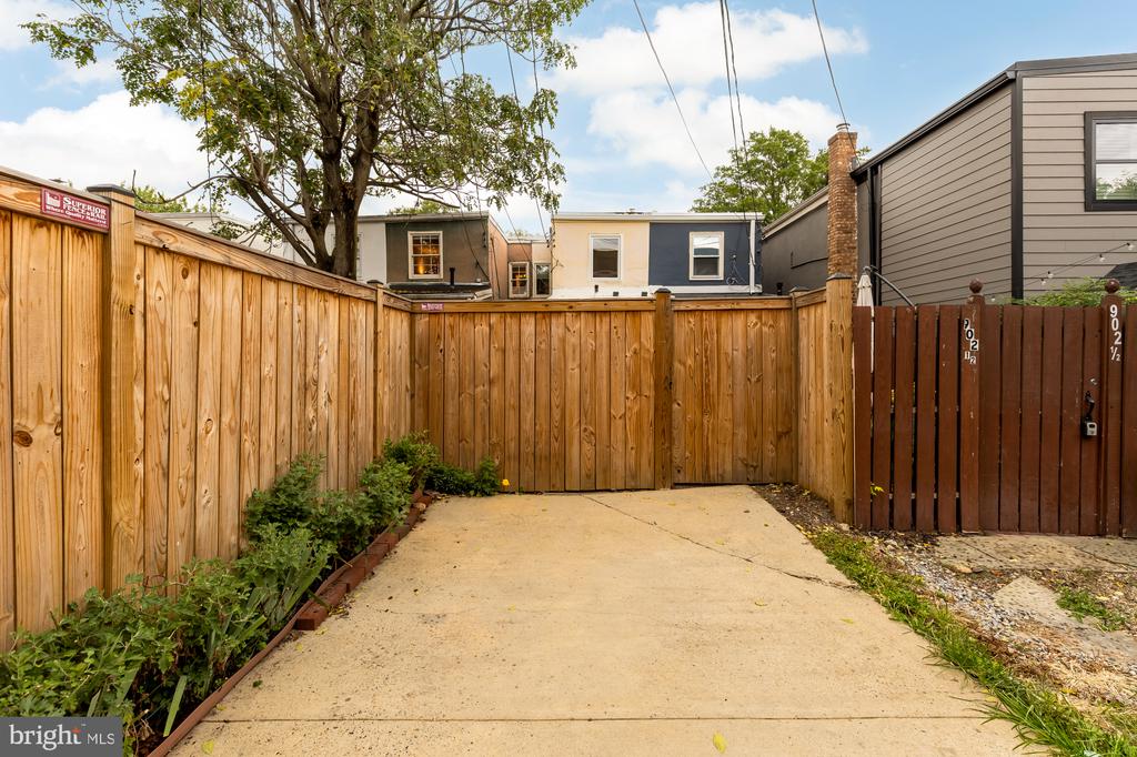 904 PENDLETON STREET
