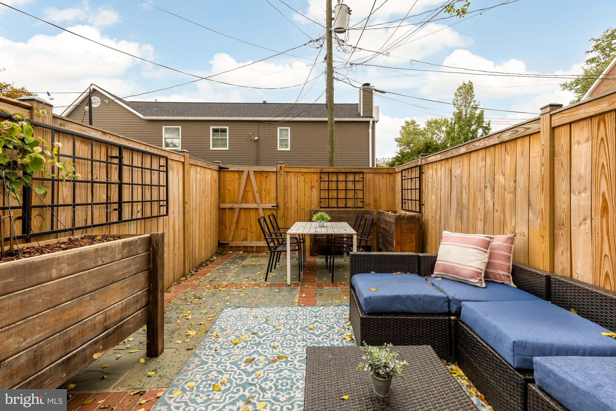 904 PENDLETON STREET