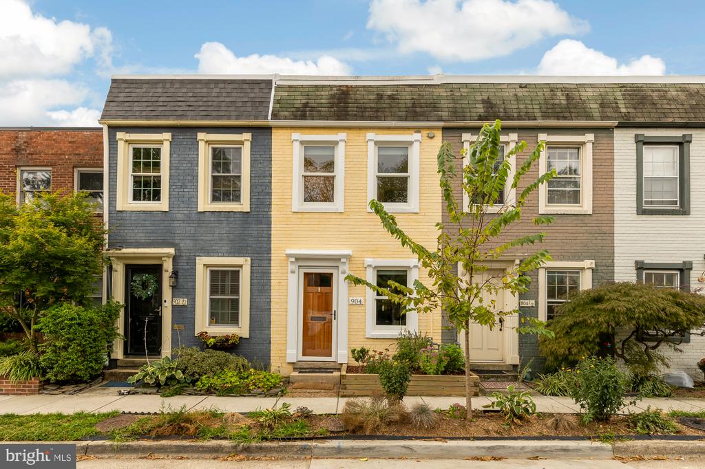 904 PENDLETON STREET