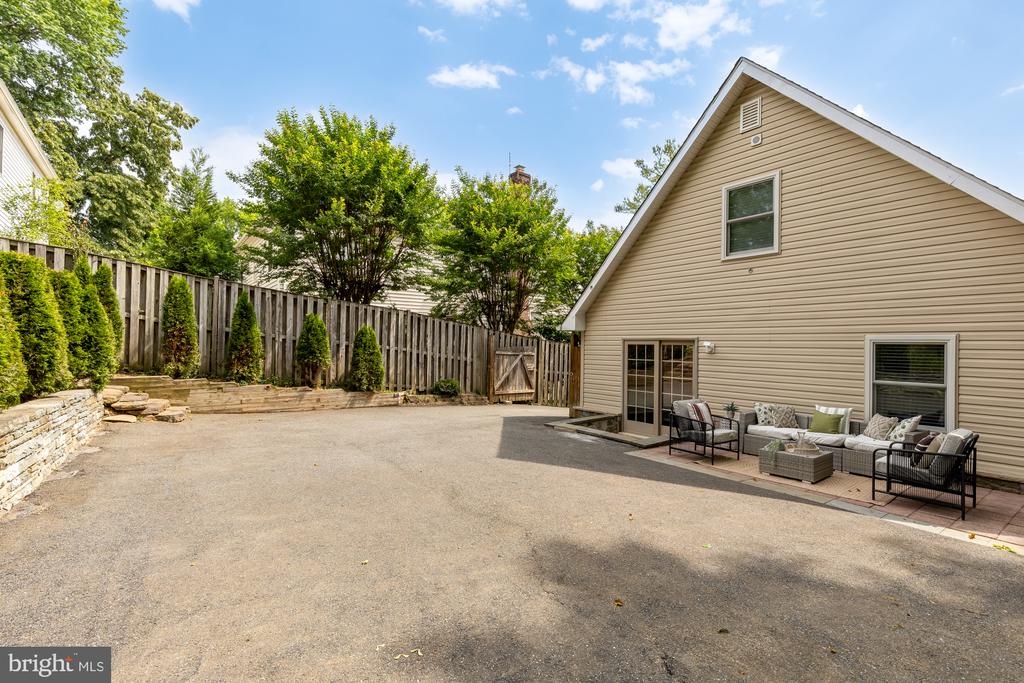 4000 ROBERTS ROAD
