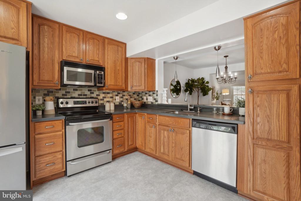8480 Blue Oak Ct