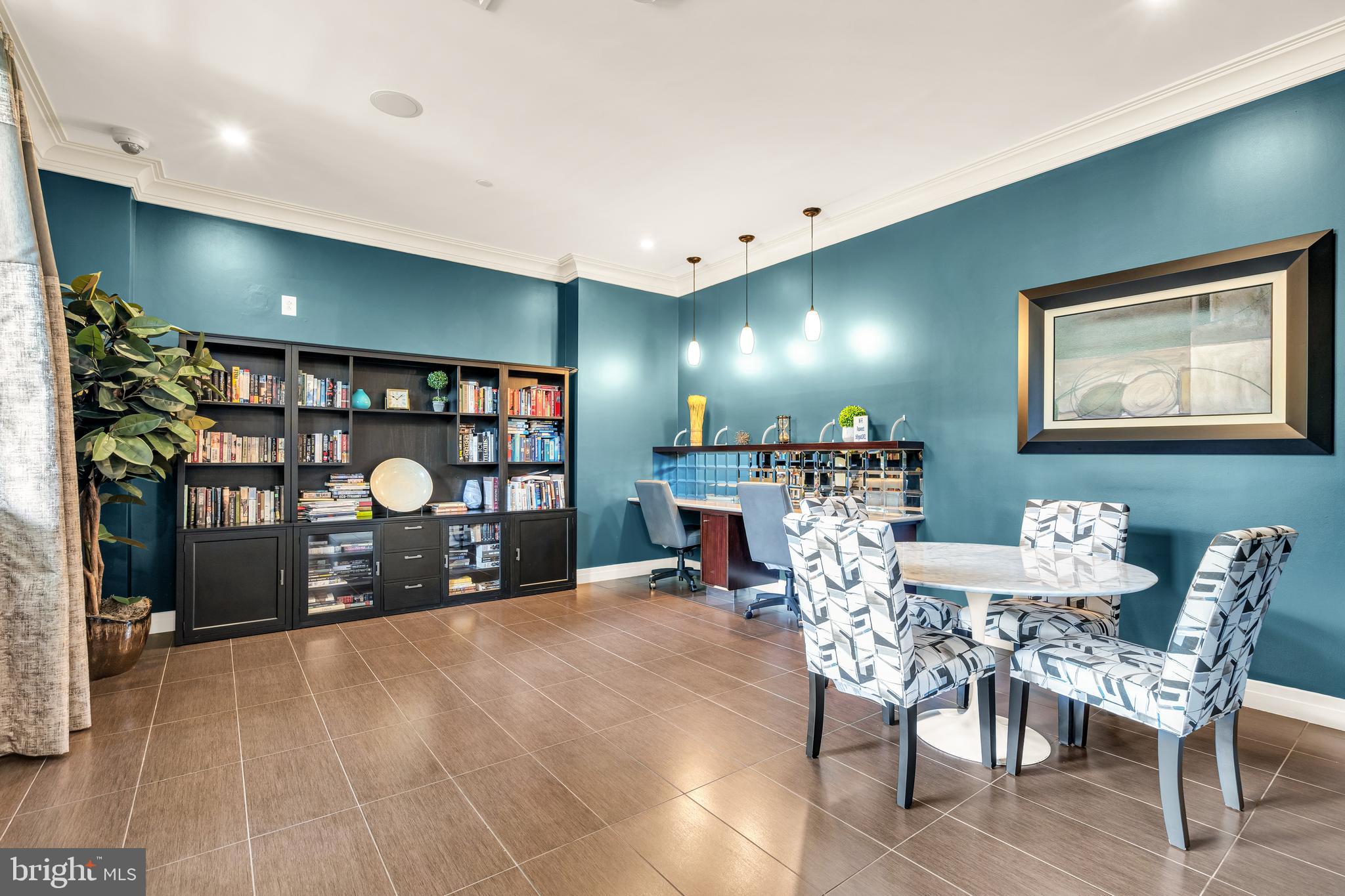 2451 MIDTOWN AVENUE 501