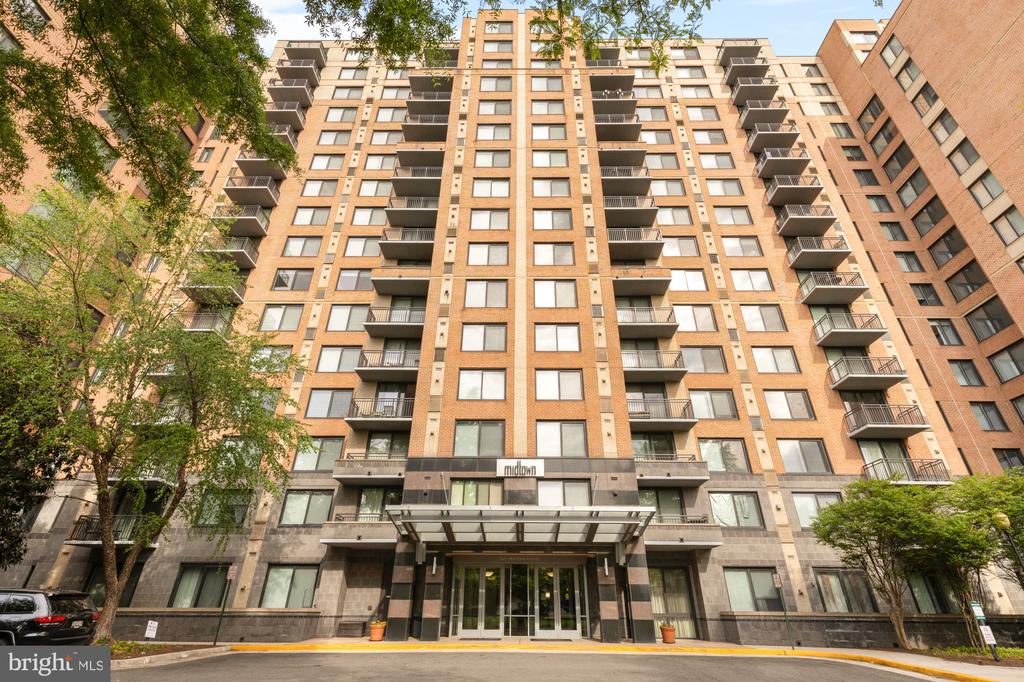 2451 MIDTOWN AVENUE 501