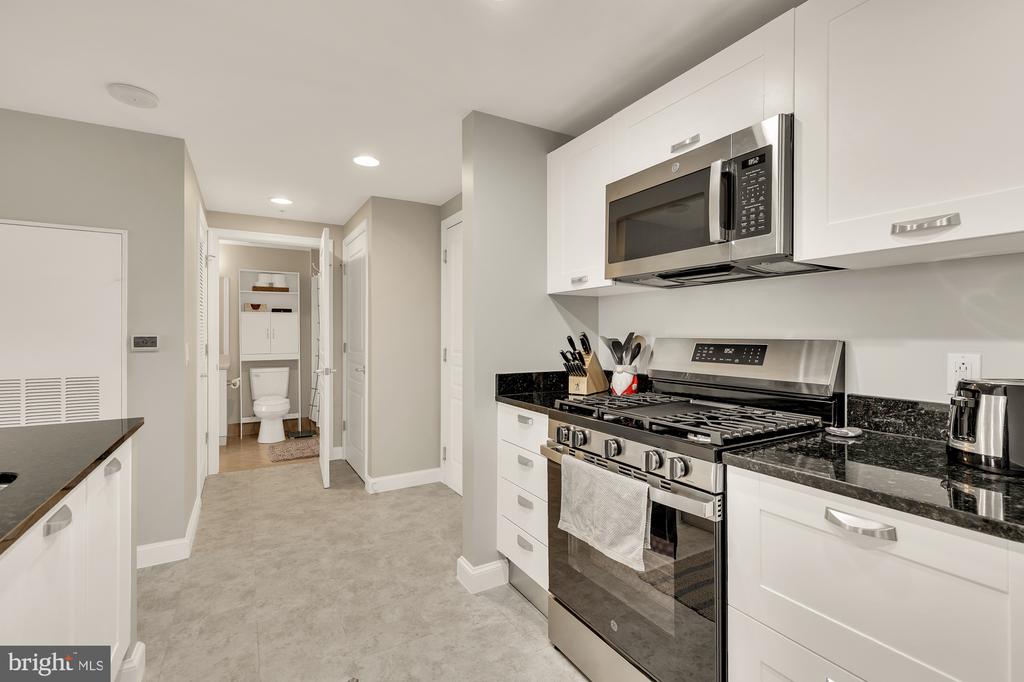 2451 MIDTOWN AVENUE 501