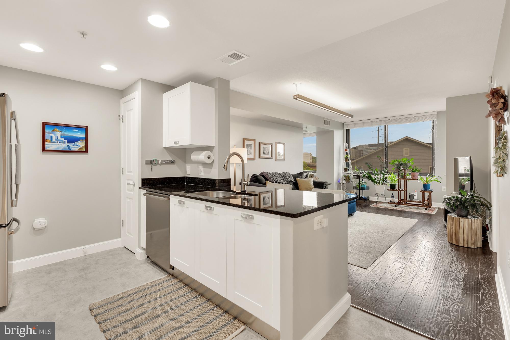 2451 MIDTOWN AVENUE 501