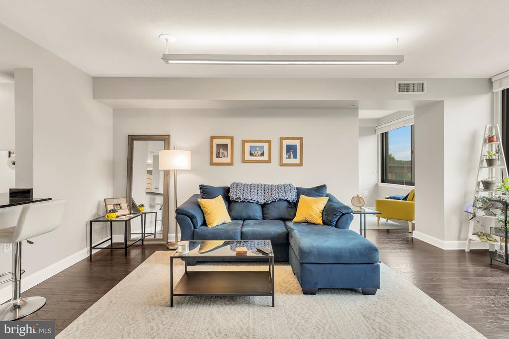 2451 MIDTOWN AVENUE 501