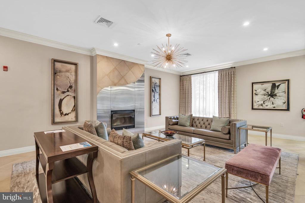 2451 MIDTOWN AVENUE 501