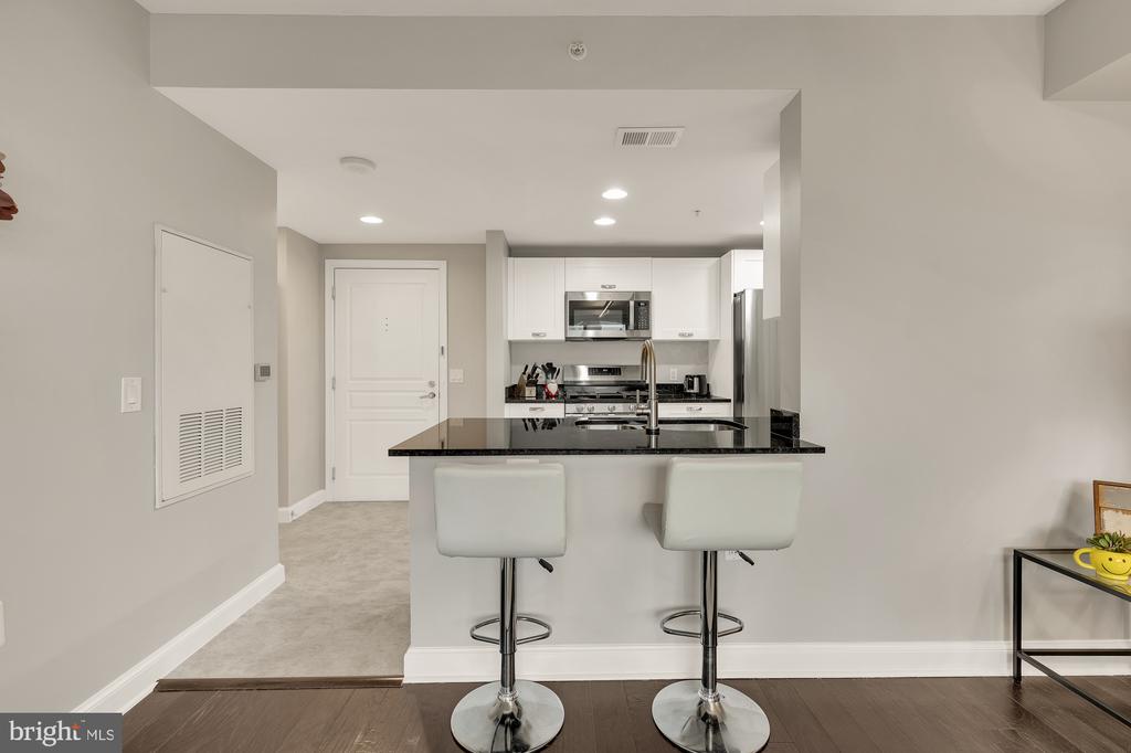 2451 MIDTOWN AVENUE 501