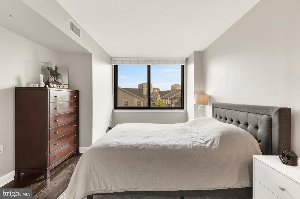 2451 MIDTOWN AVENUE 501