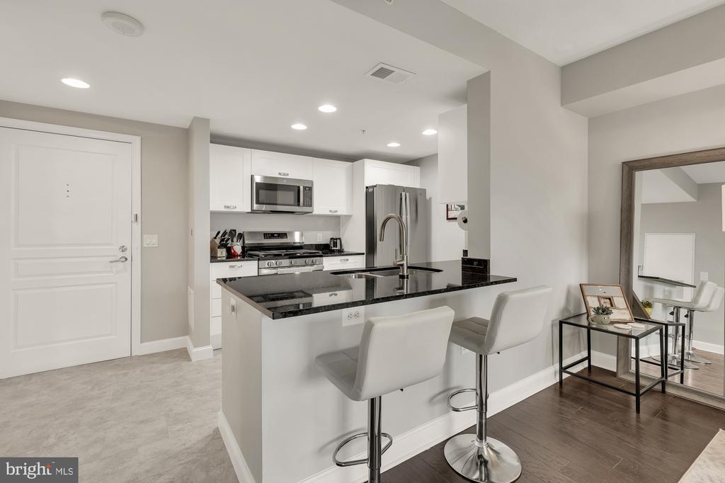 2451 MIDTOWN AVENUE 501