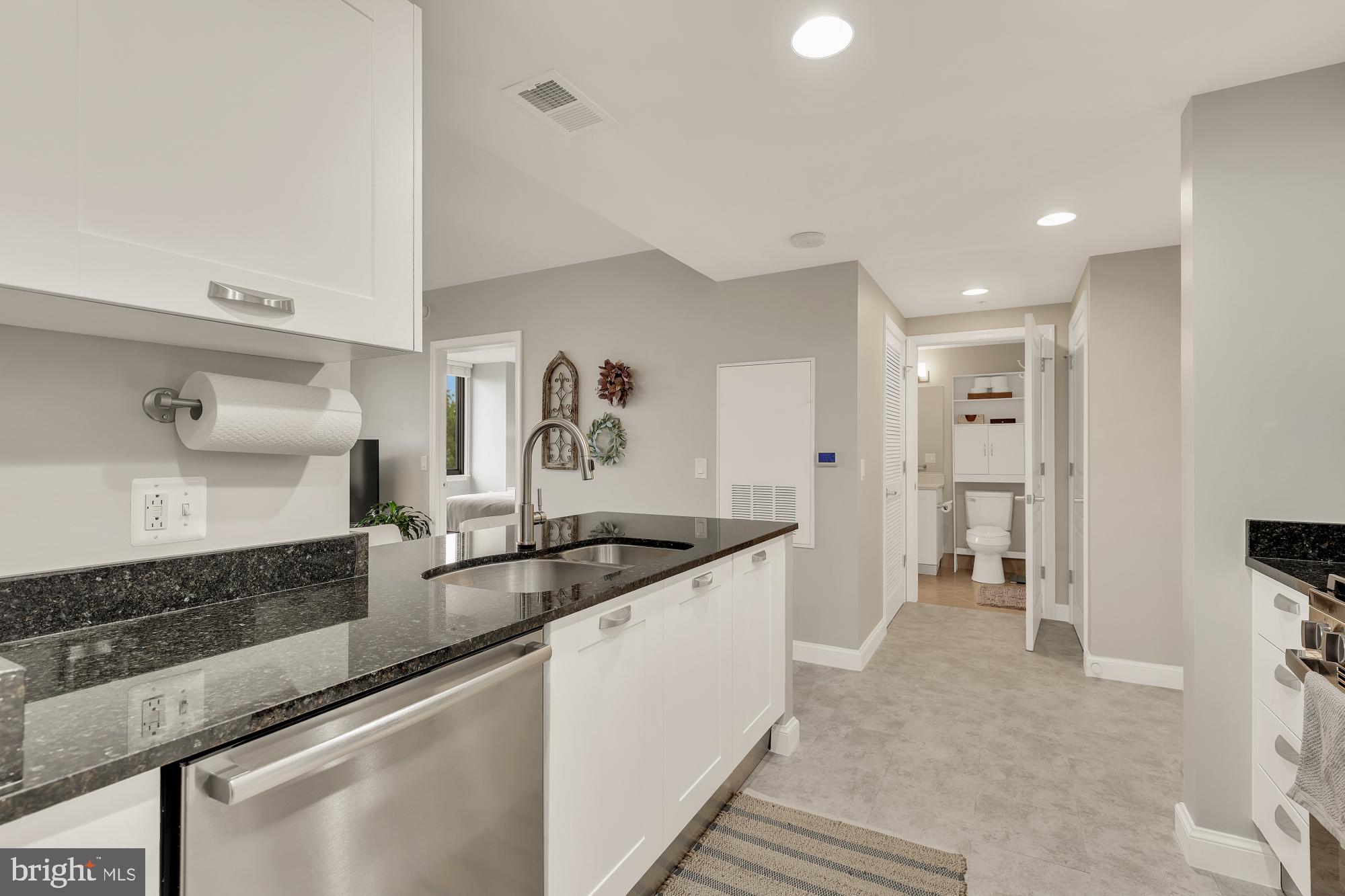 2451 MIDTOWN AVENUE 501