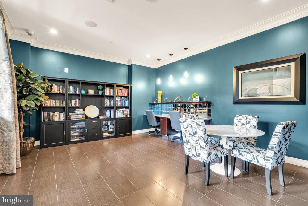 2451 MIDTOWN AVENUE 501
