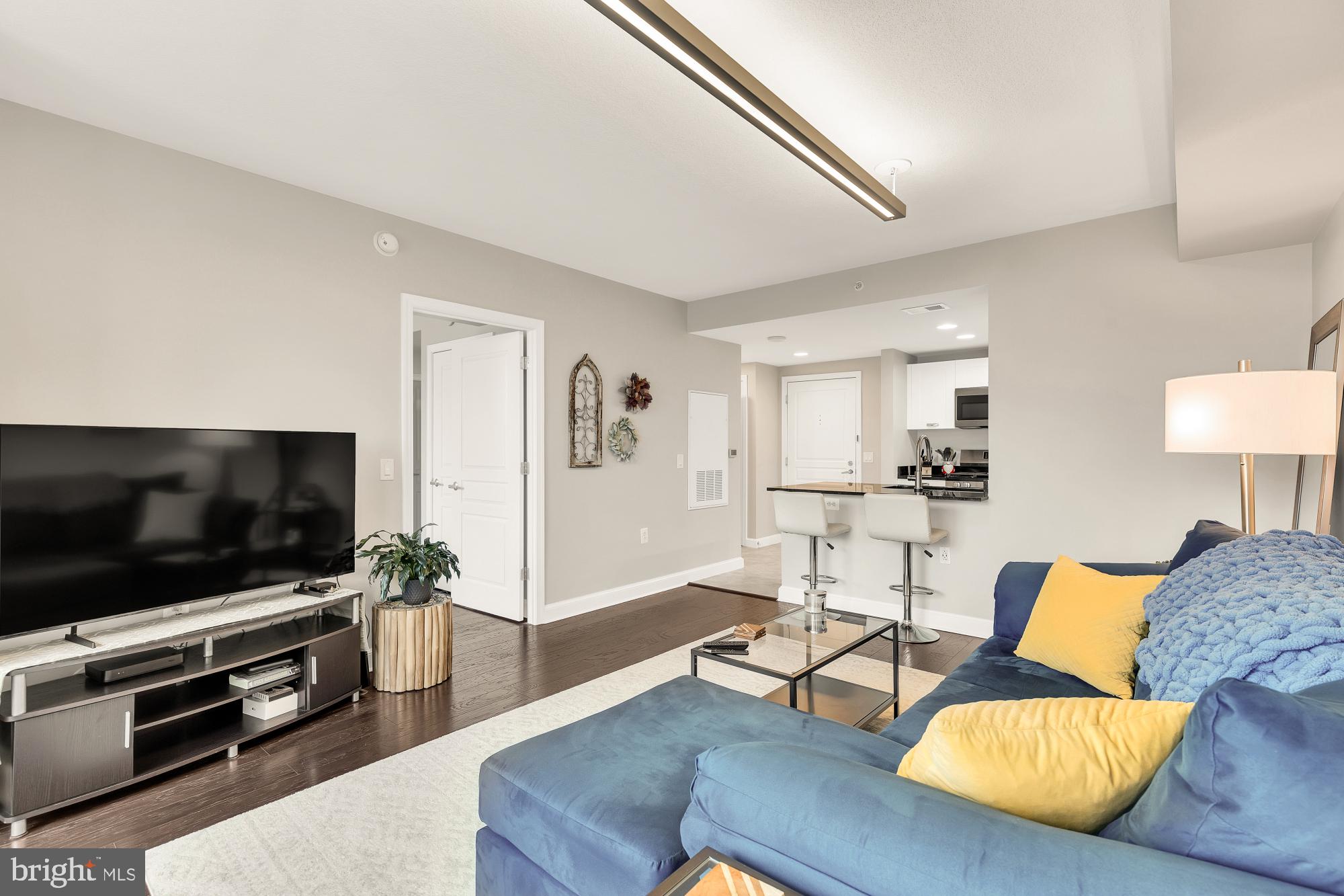 2451 MIDTOWN AVENUE 501