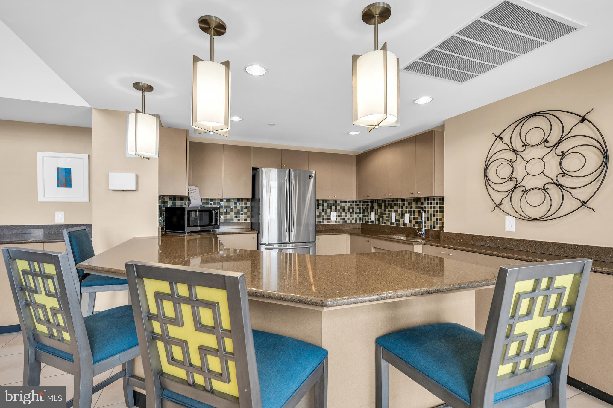 2451 MIDTOWN AVENUE 501
