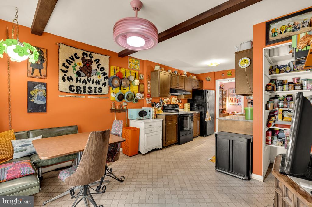 5730 THOMAS EDISON COURT