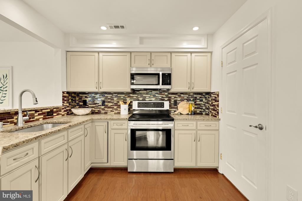 10201 FAIRE COMMONS COURT