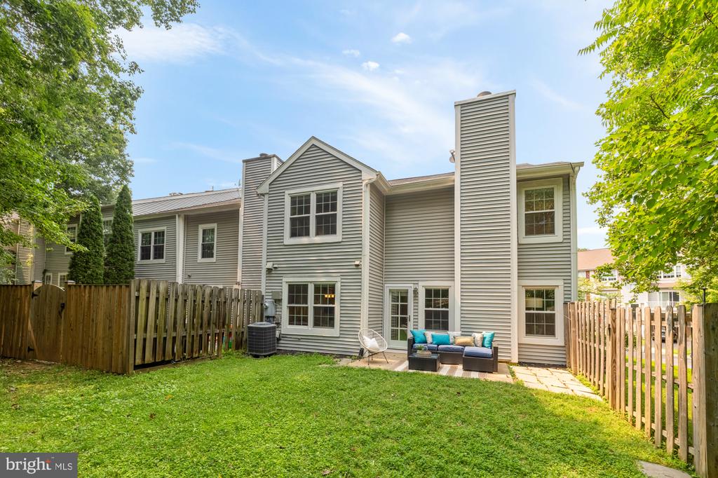 10201 FAIRE COMMONS COURT