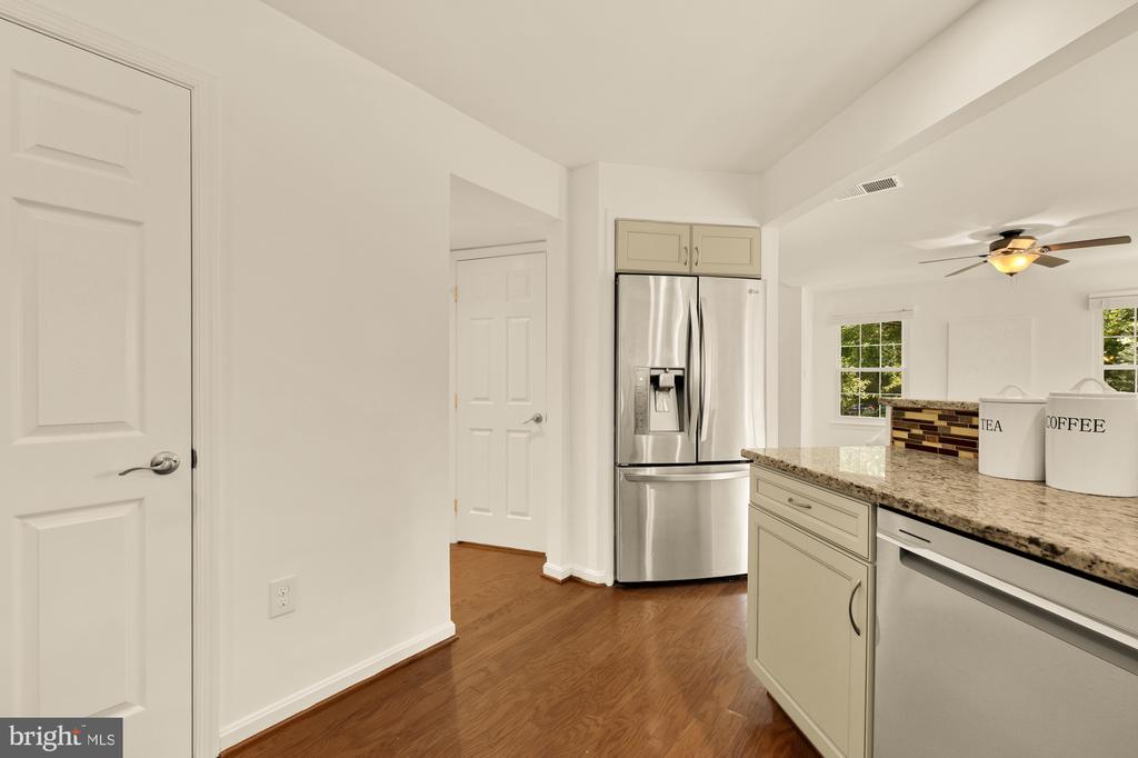 10201 FAIRE COMMONS COURT