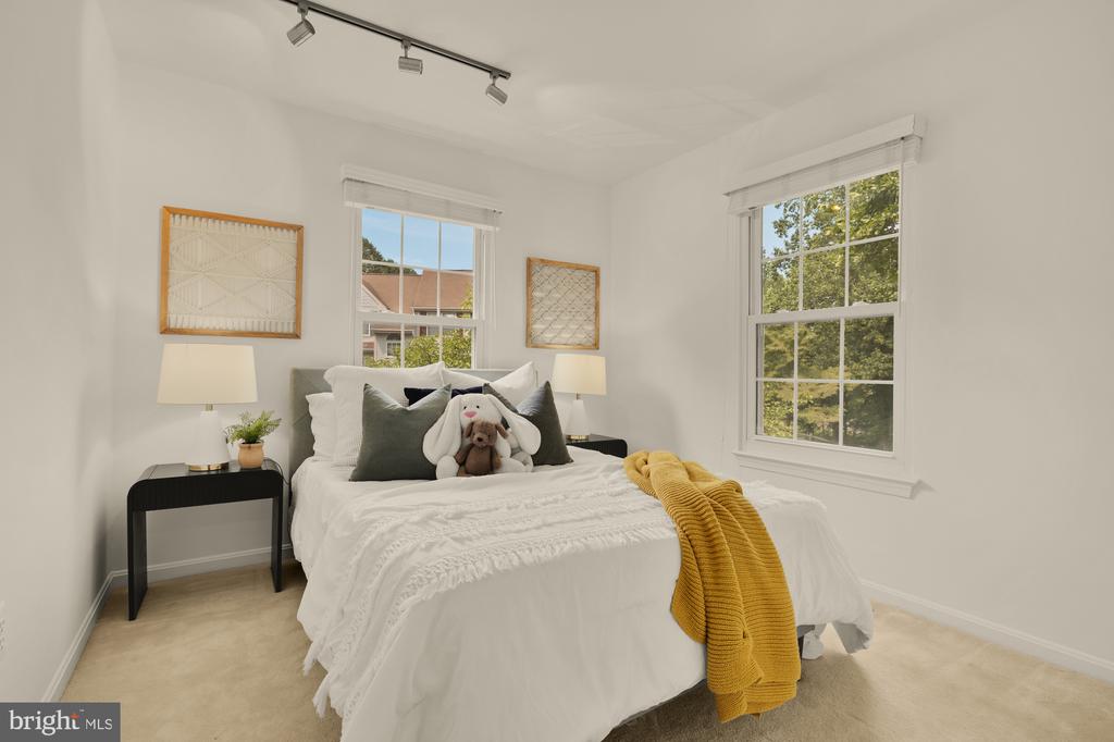 10201 FAIRE COMMONS COURT