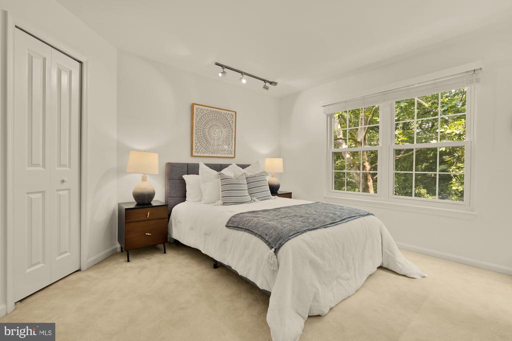 10201 FAIRE COMMONS COURT