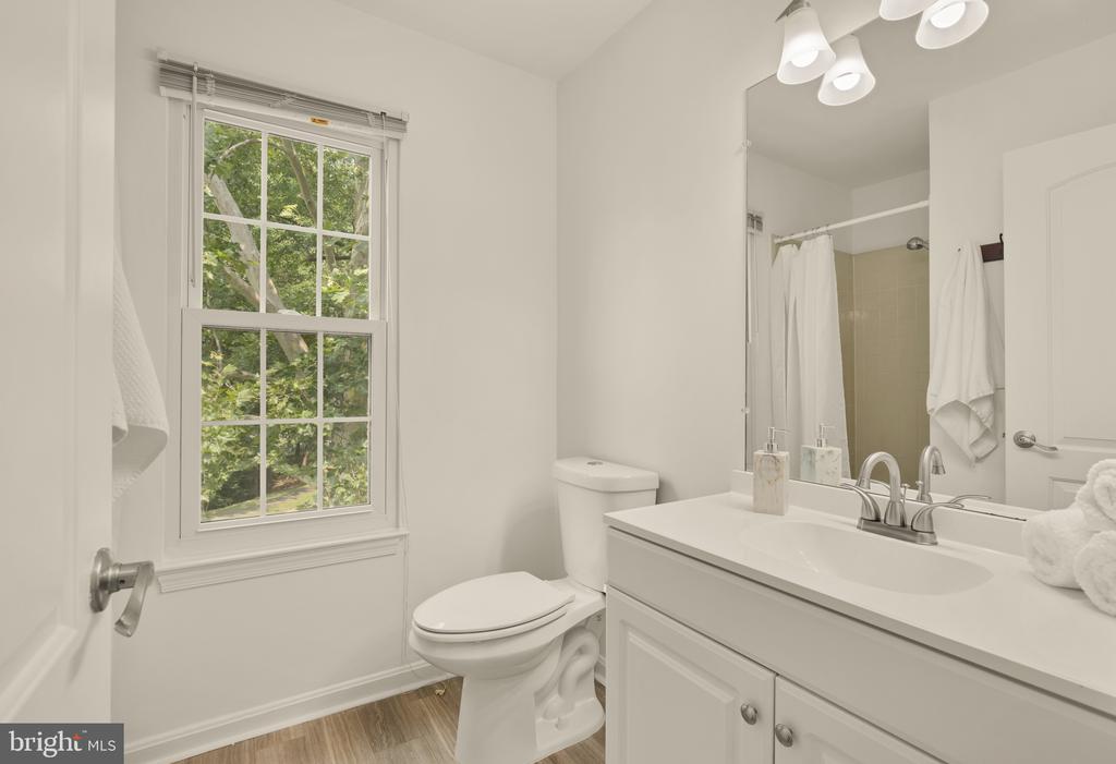 10201 FAIRE COMMONS COURT