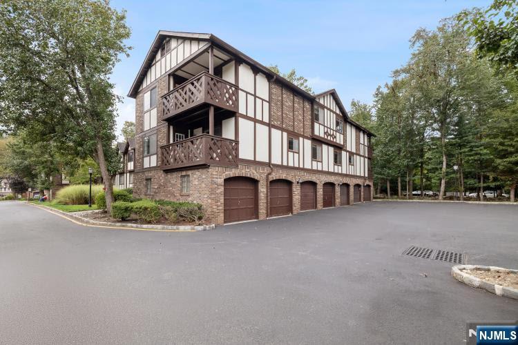 1210 Faulkner Court