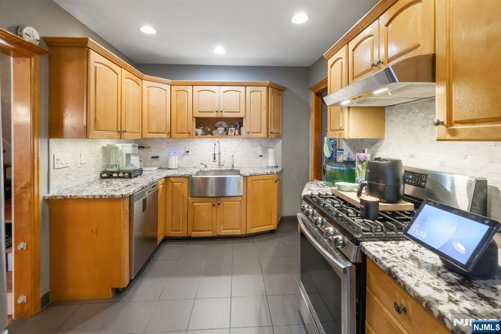 15 Linda Vista Avenue