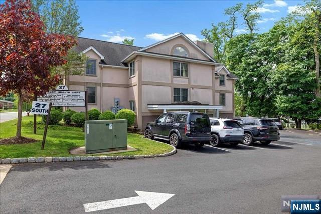 27 S Franklin Turnpike 101