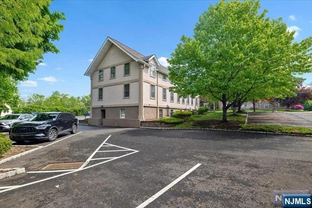 27 S Franklin Turnpike 301