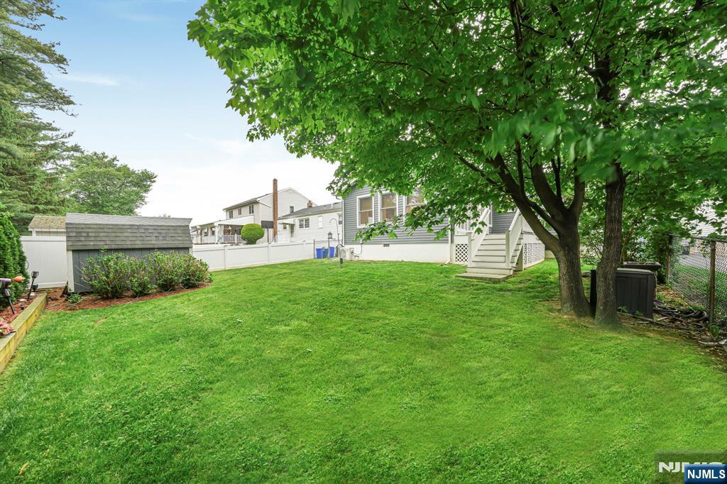 202 Colonial Avenue