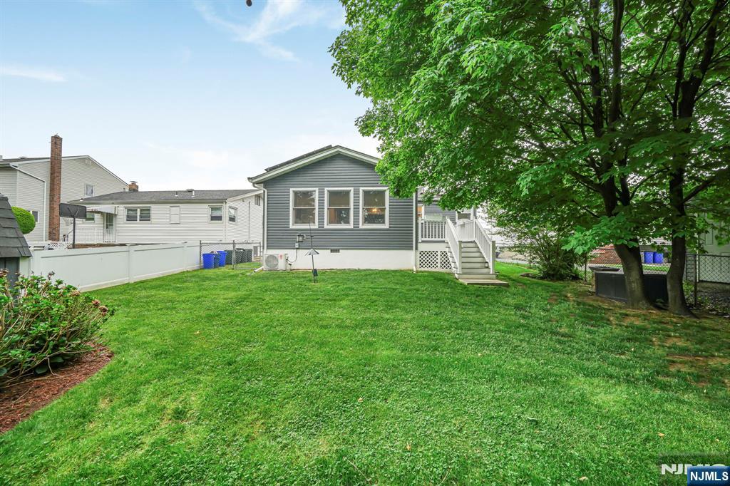 202 Colonial Avenue