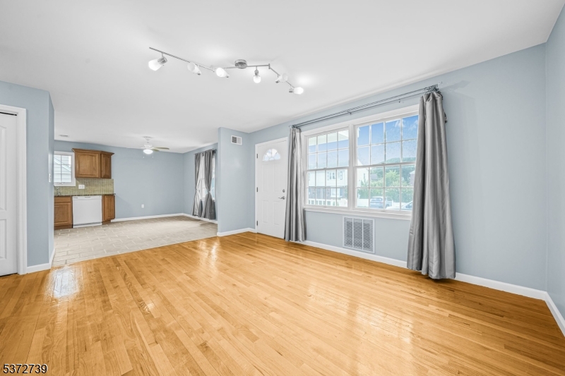 23 West St