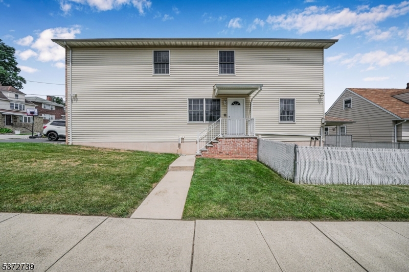 23 West St